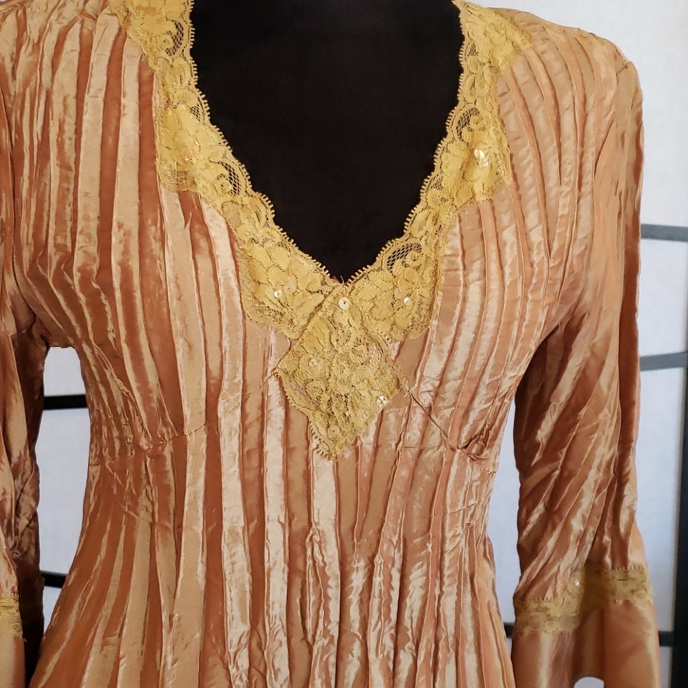 Blouse - Picture 2 of 5
